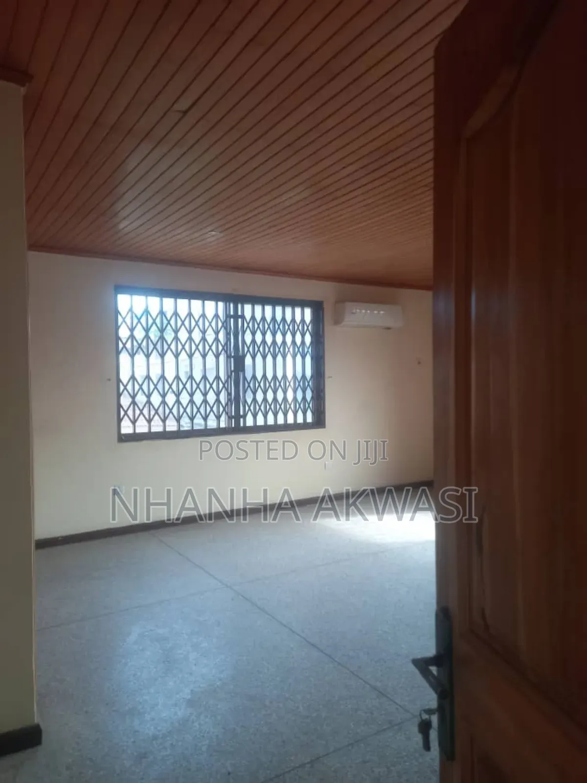6bdrm House in Community 3, Tema Metropolitan for rent