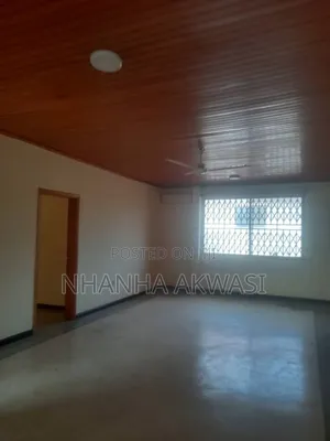 6bdrm House in Community 3, Tema Metropolitan for rent