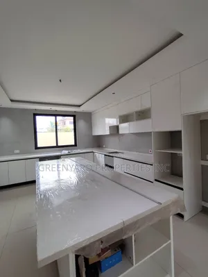 4bdrm House in School Junction, Ashaley Botwe for sale