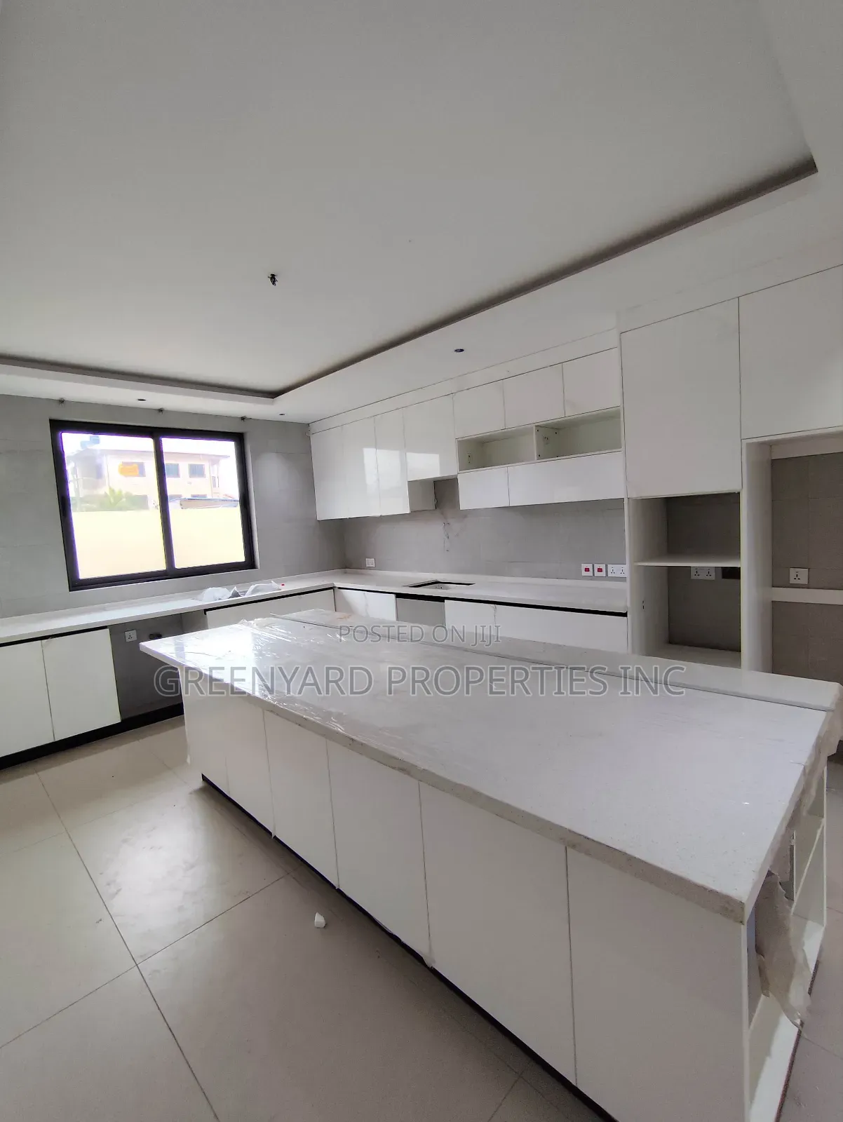 4bdrm House in School Junction, Ashaley Botwe for sale