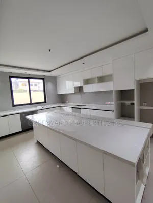 4bdrm House in School Junction, Ashaley Botwe for sale