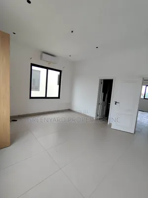 4bdrm House in School Junction, Ashaley Botwe for sale