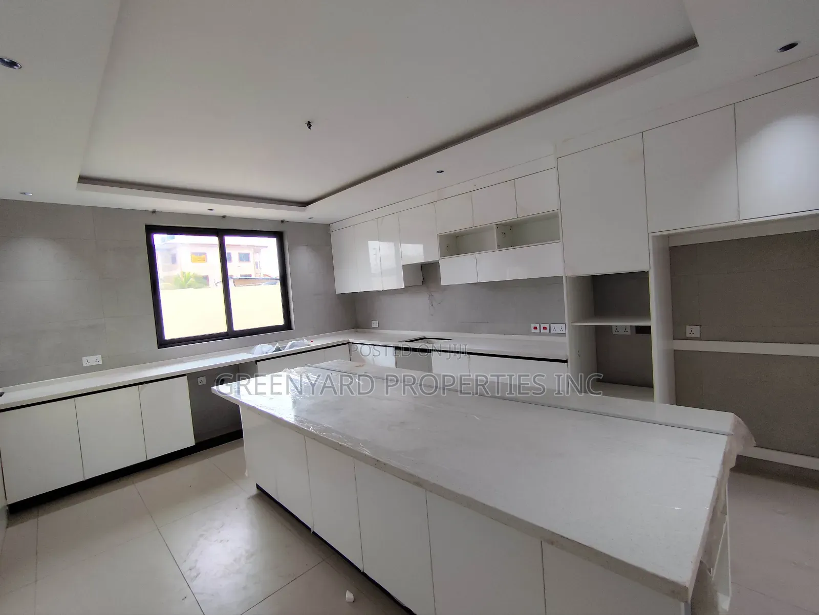 4bdrm House in School Junction, Ashaley Botwe for sale