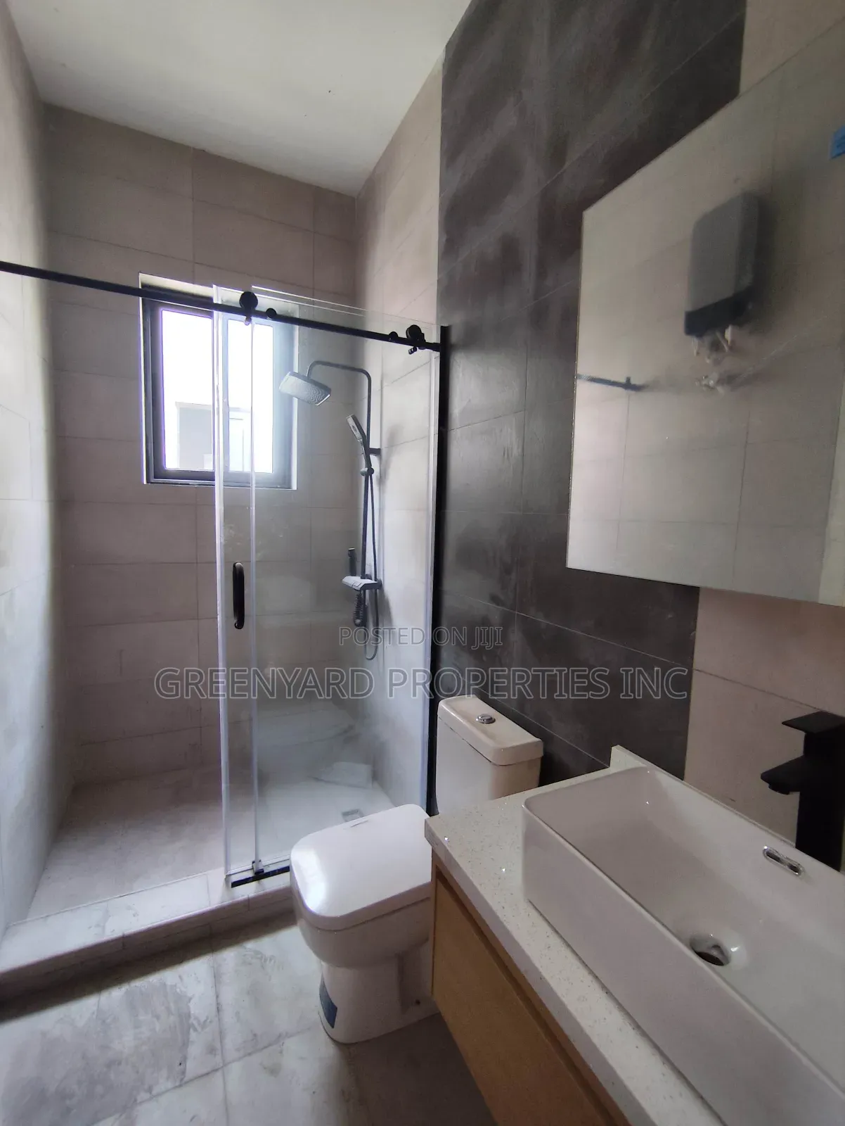 4bdrm House in School Junction, Ashaley Botwe for sale