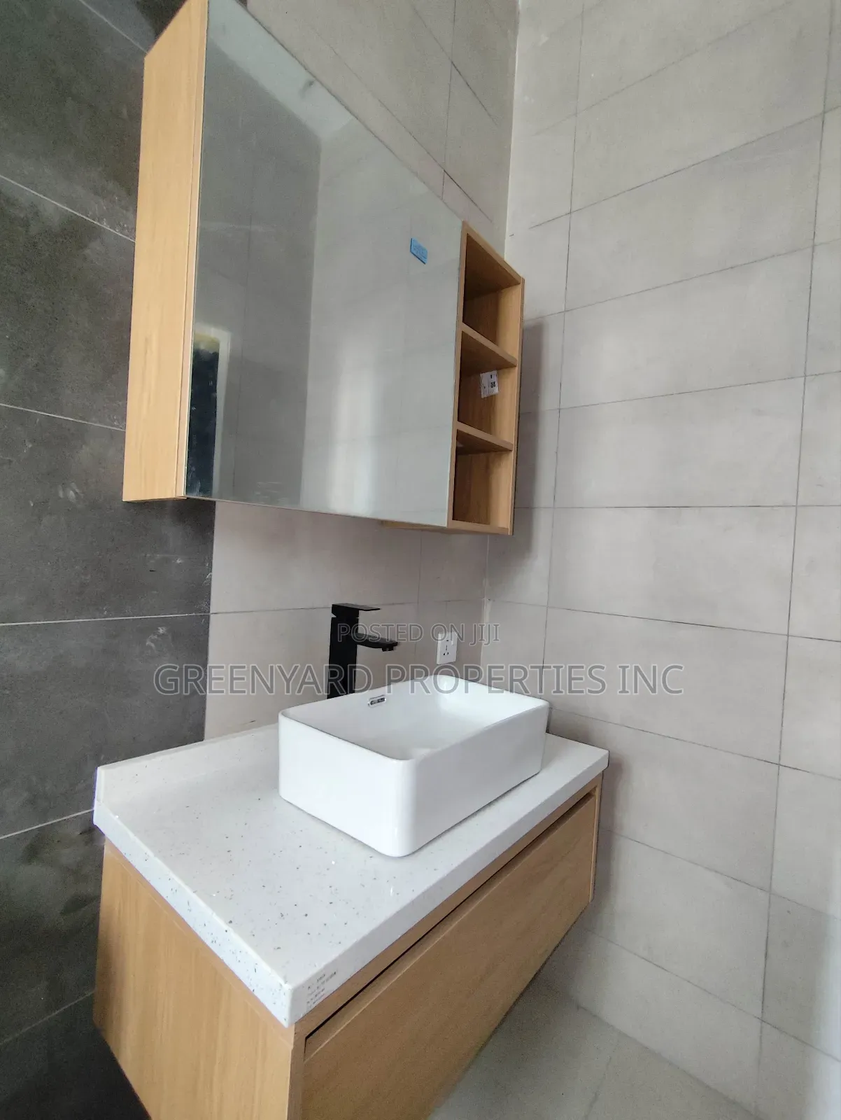 4bdrm House in School Junction, Ashaley Botwe for sale