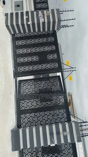 3bdrm Townhouse/Terrace in Batsona, Spintex for sale