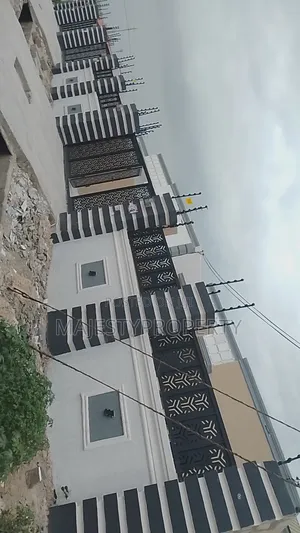 3bdrm Townhouse/Terrace in Batsona, Spintex for sale