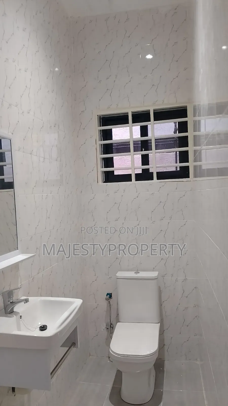 3bdrm Townhouse/Terrace in Batsona, Spintex for sale