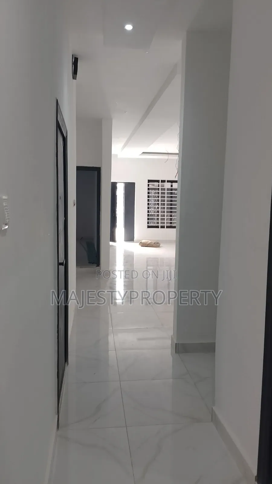 3bdrm Townhouse/Terrace in Batsona, Spintex for sale