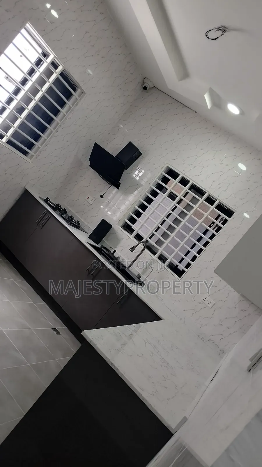 3bdrm Townhouse/Terrace in Batsona, Spintex for sale