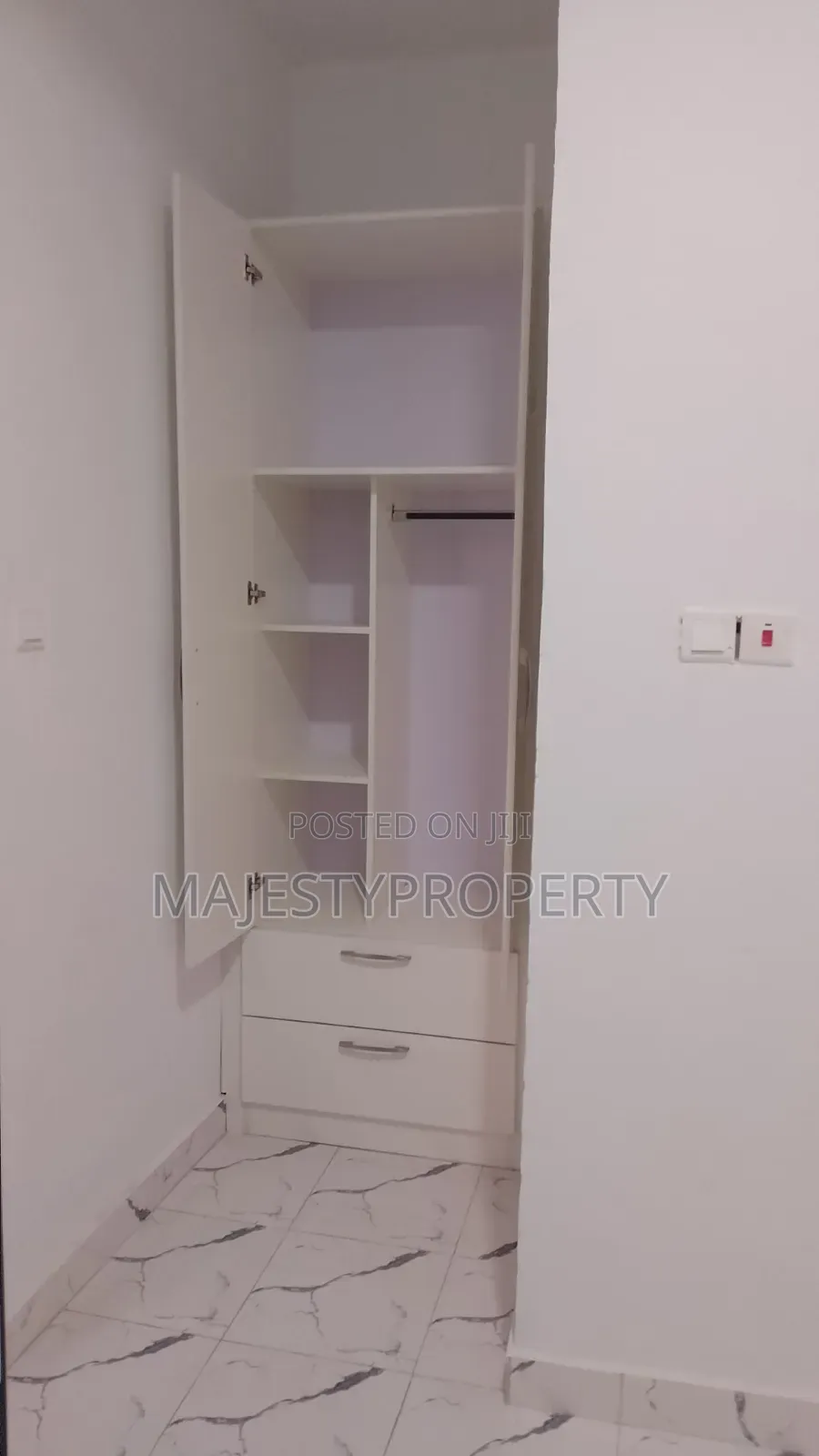 3bdrm Townhouse/Terrace in Batsona, Spintex for sale