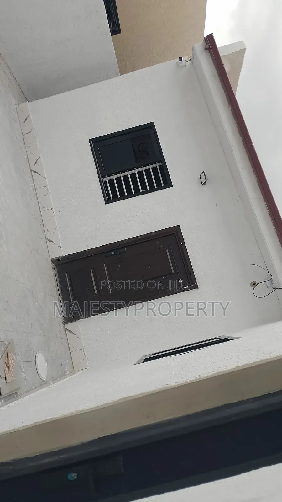 3bdrm Townhouse/Terrace in Batsona, Spintex for sale