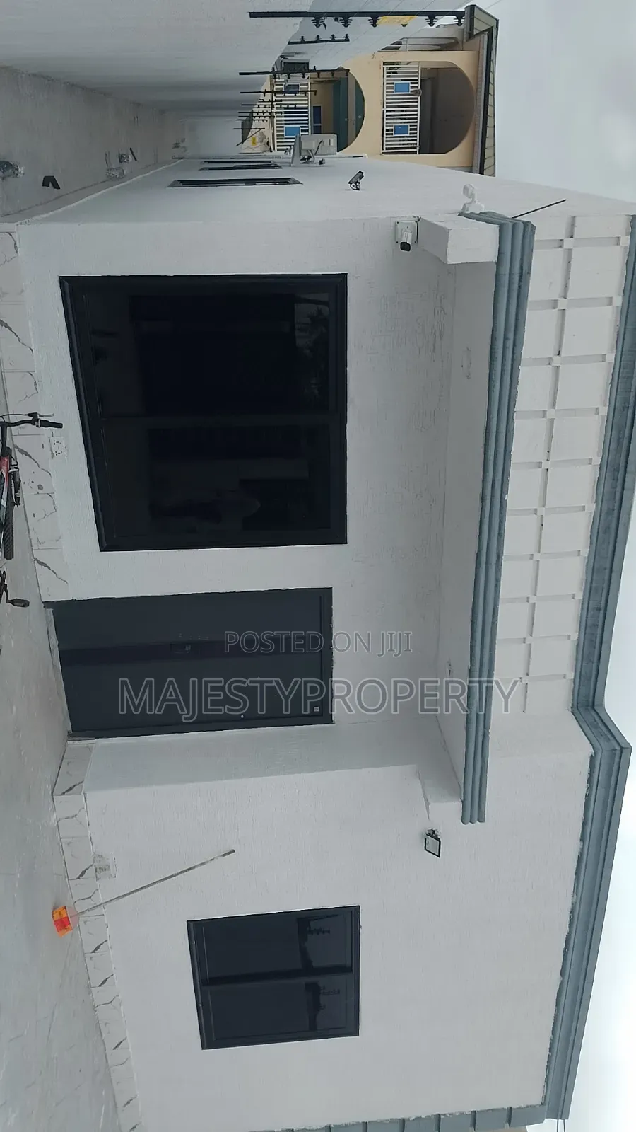 3bdrm Townhouse/Terrace in Batsona, Spintex for sale