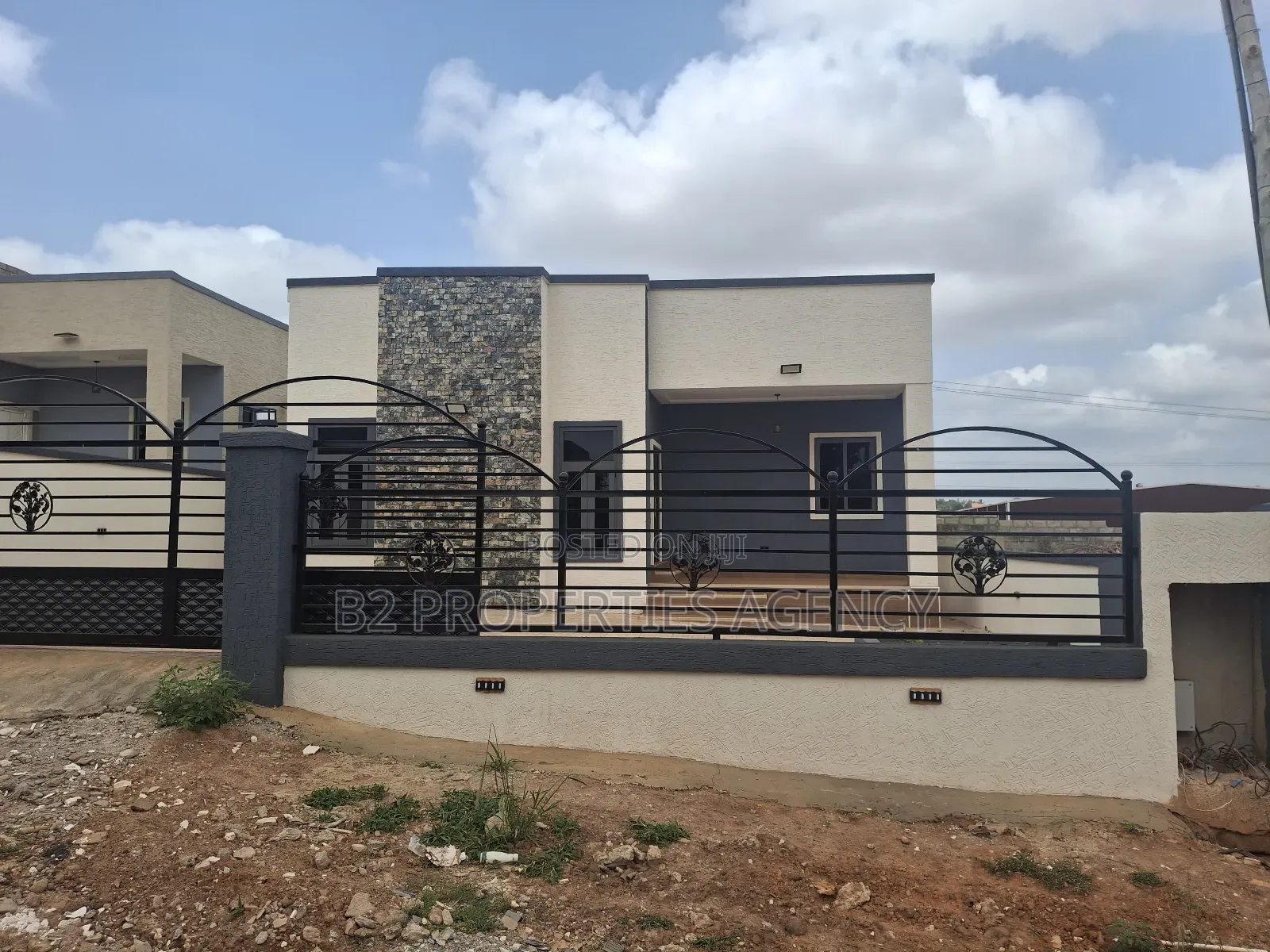 3bdrm House in B2 Properties Agency, Kumasi Metropolitan for sale