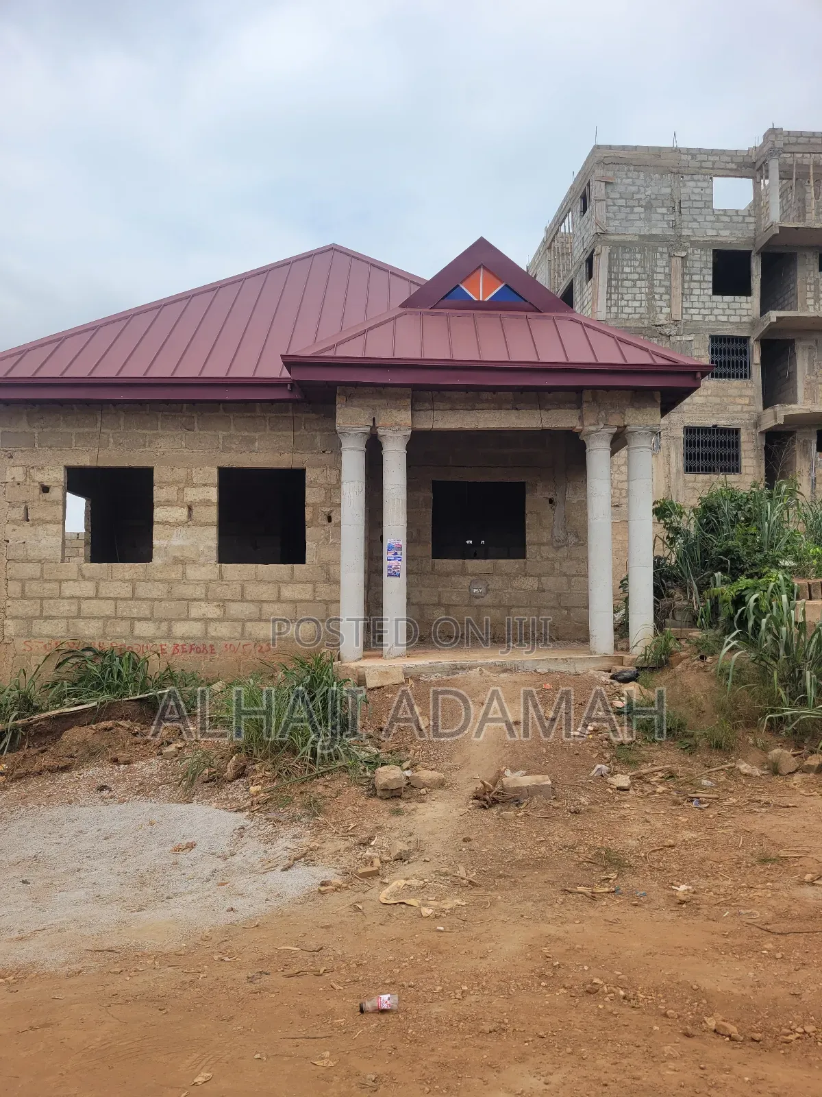 4bdrm Block of Flats in Diamond City Estate, Atwima Kwanwoma for sale