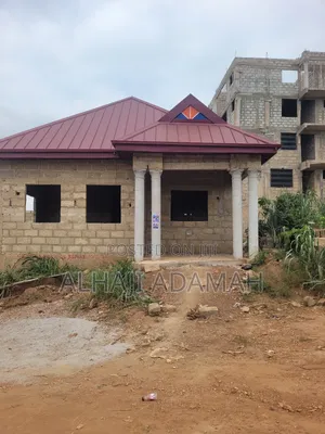 4bdrm Block of Flats in Diamond City Estate, Atwima Kwanwoma for sale
