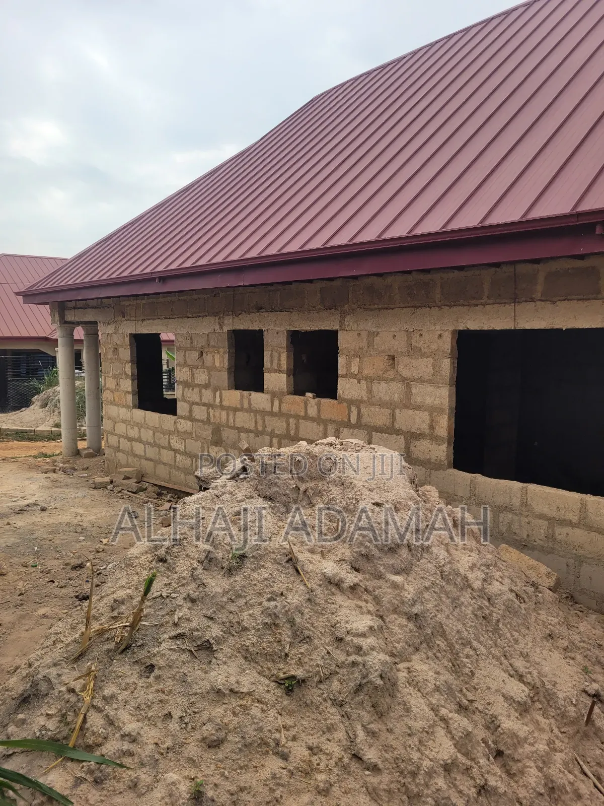 4bdrm Block of Flats in Diamond City Estate, Atwima Kwanwoma for sale