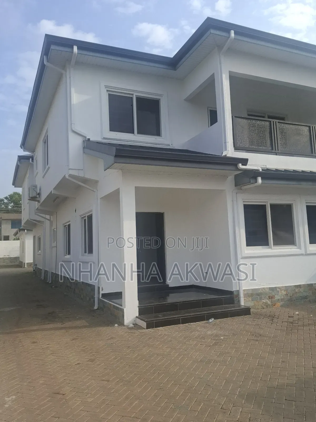 4bdrm House in Community 6, Tema Metropolitan for rent