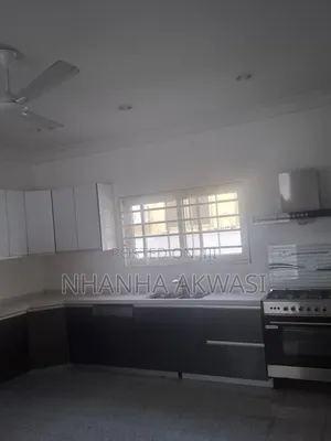 4bdrm House in Community 6, Tema Metropolitan for rent