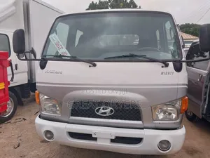 Hyundai Mighty Double Cabin
