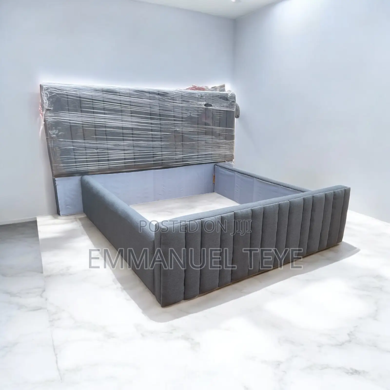 Luxurious Queen Size Bed Fram for Sell 2500