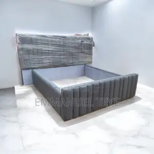 Luxurious Queen Size Bed Fram for Sell 2500