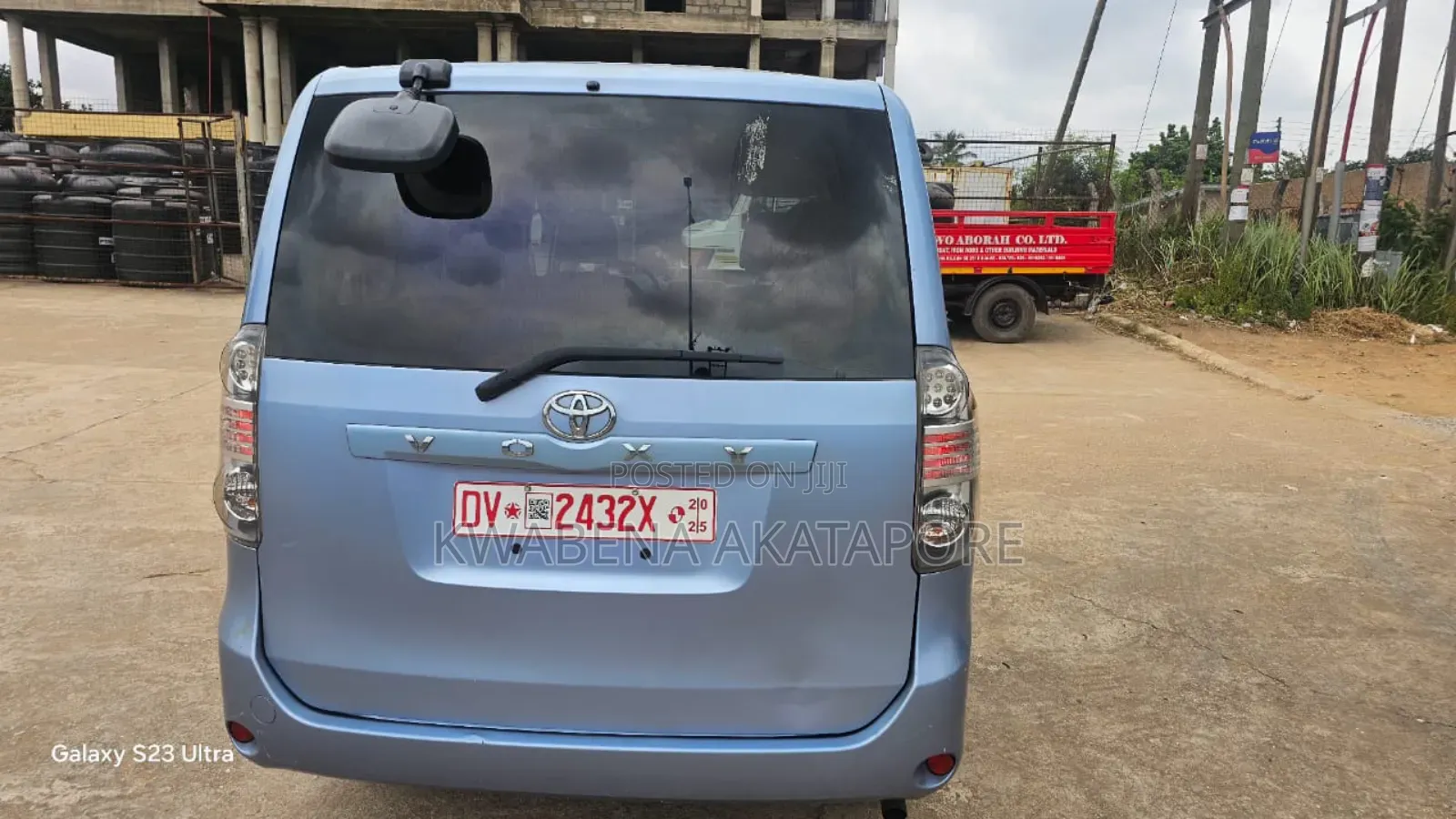 Toyota Voxy 2013 Green