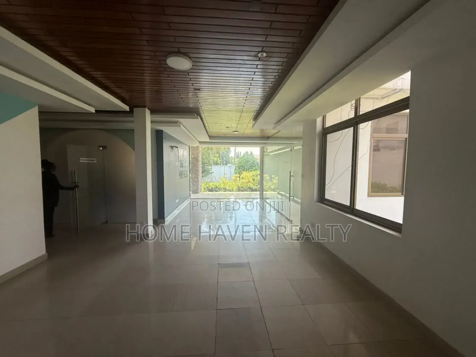 6bdrm House in Airport Residentials for rent