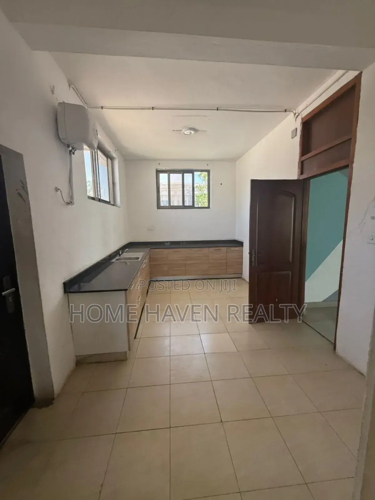 6bdrm House in Airport Residentials for rent