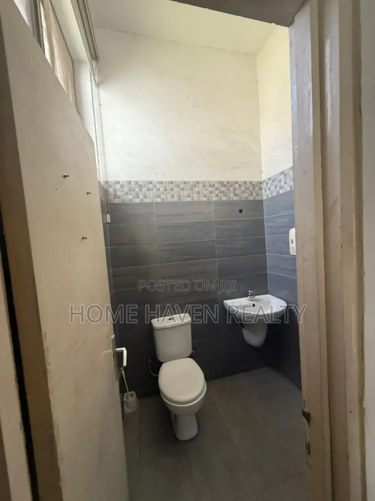 6bdrm House in Airport Residentials for rent