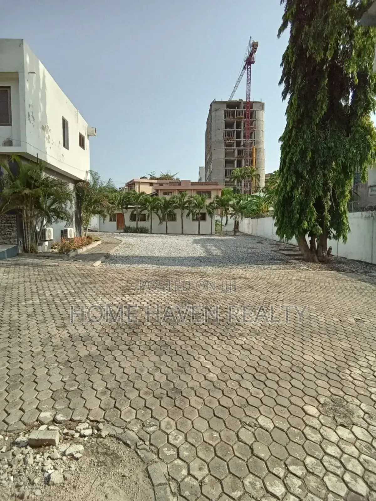 6bdrm House in Airport Residentials for rent