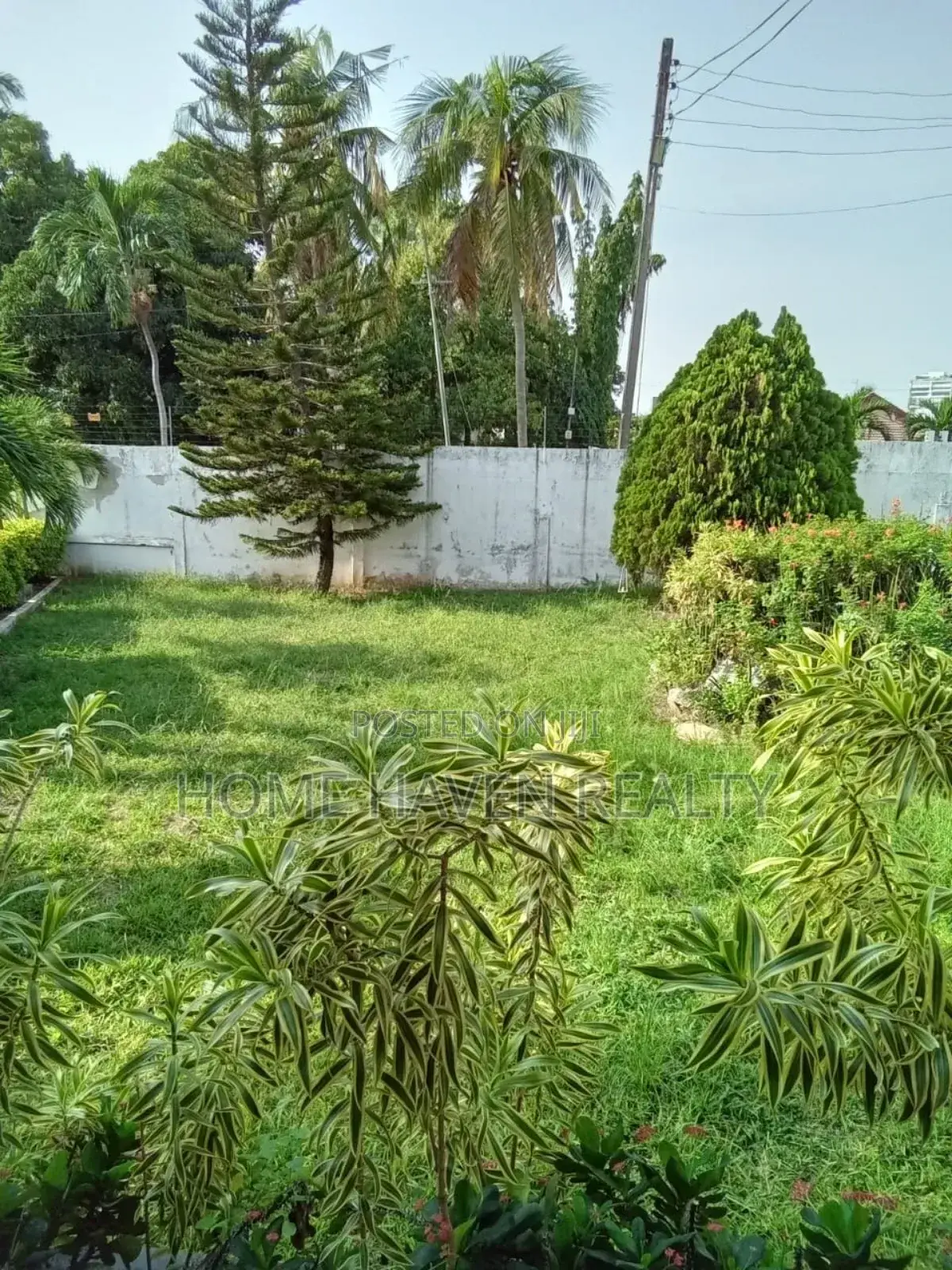 6bdrm House in Airport Residentials for rent