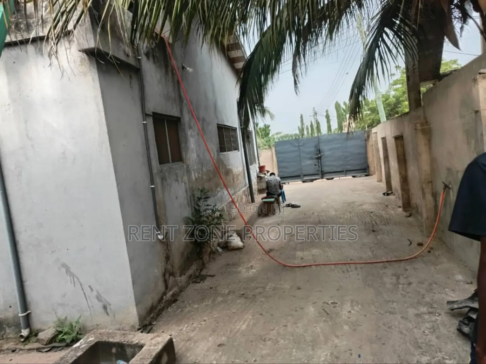 14bdrm Apartment in Rent Zone Properties, Ashaley Botwe for sale