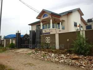 4bdrm House in Pokuase for sale