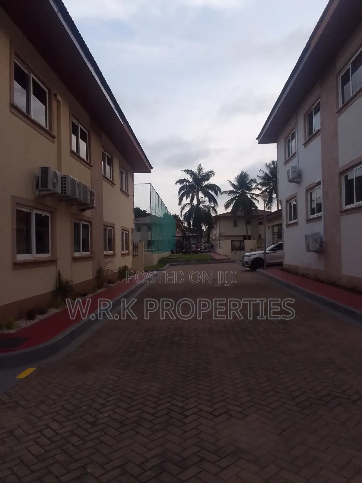 Furnished 3bdrm Townhouse / Terrace in Cantoment, Accra Metropolitan