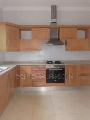 Furnished 3bdrm Townhouse / Terrace in Cantoment, Accra Metropolitan