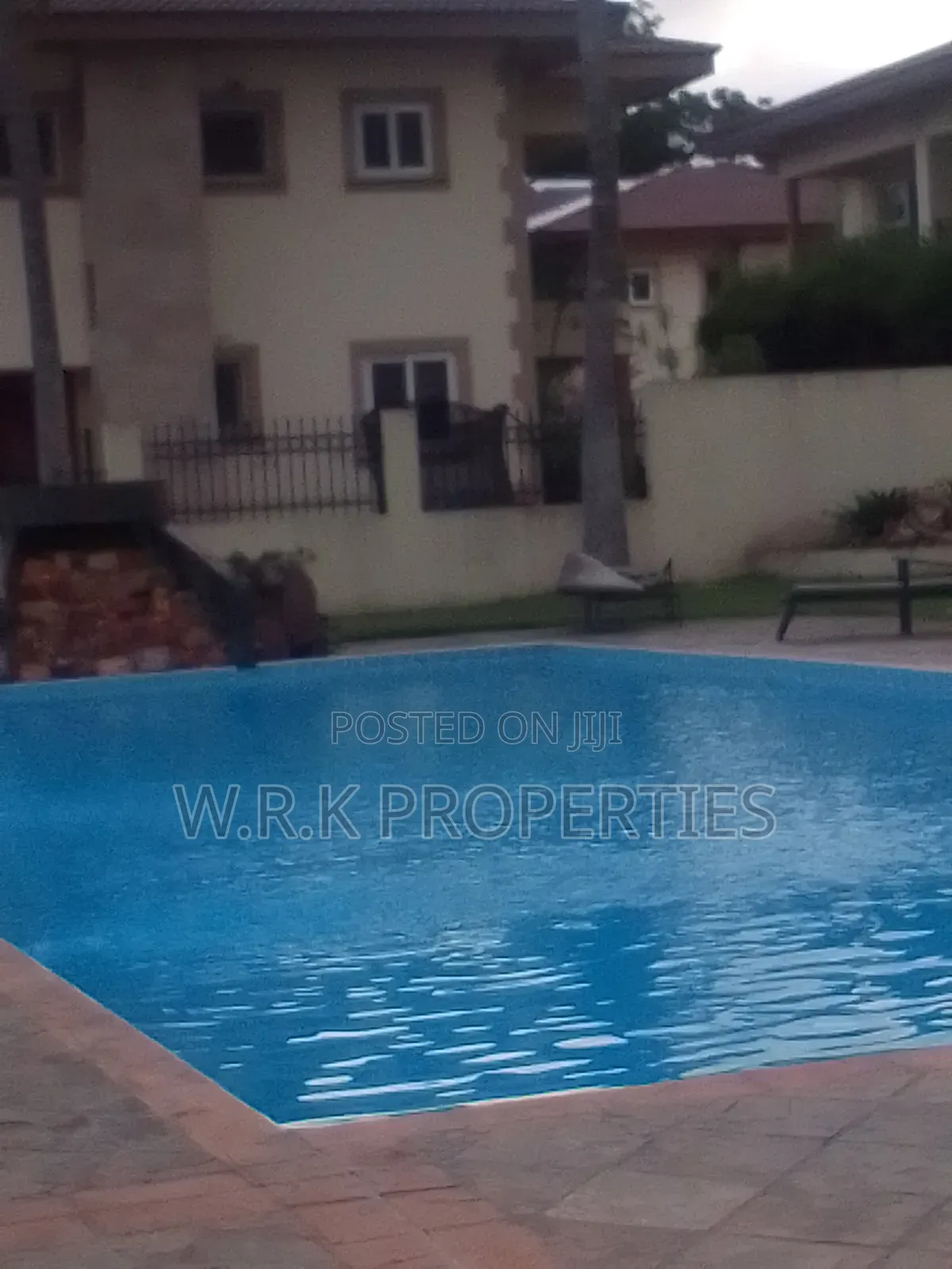 Furnished 3bdrm Townhouse / Terrace in Cantoment, Accra Metropolitan