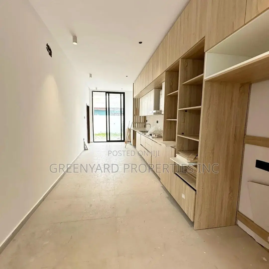 4bdrm House in Nanakrom, Ashaley Botwe for sale