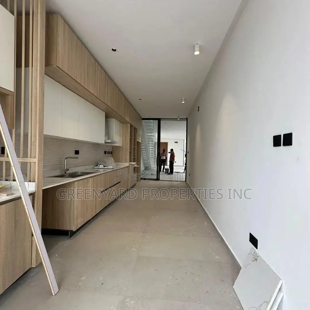 4bdrm House in Nanakrom, Ashaley Botwe for sale