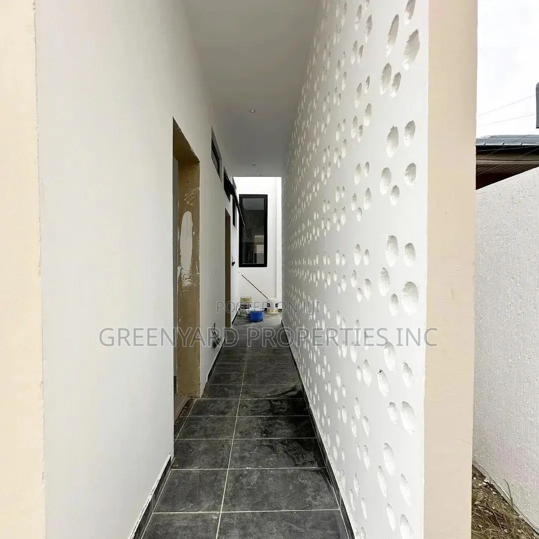 4bdrm House in Nanakrom, Ashaley Botwe for sale