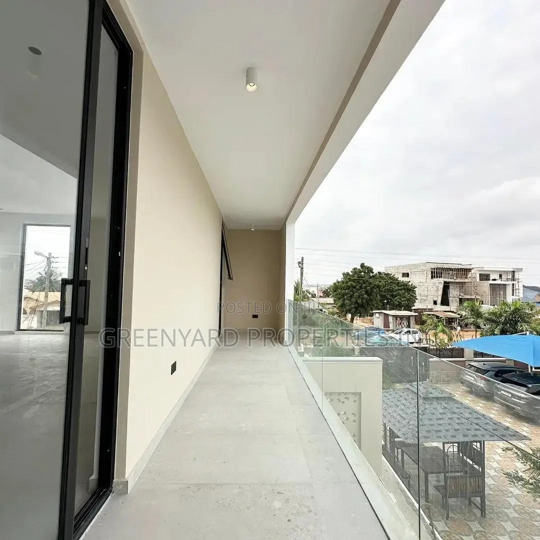 4bdrm House in Nanakrom, Ashaley Botwe for sale