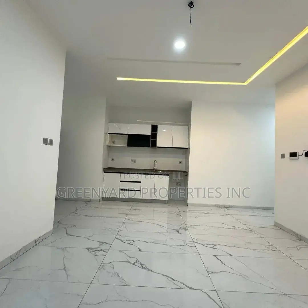 4bdrm House in Lakeside, Ashaley Botwe for sale