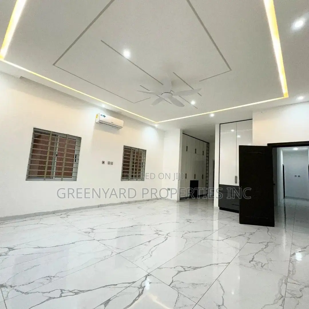 4bdrm House in Lakeside, Ashaley Botwe for sale
