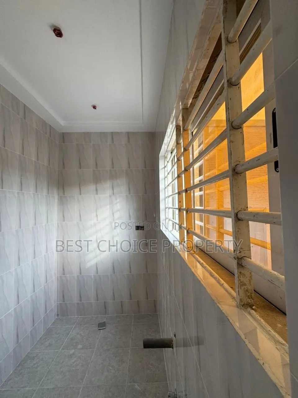 Newly Built Chamber N Hall Self Compound Lakeside Estate