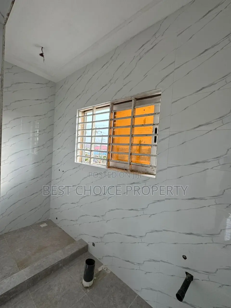 Newly Built Chamber N Hall Self Compound Lakeside Estate