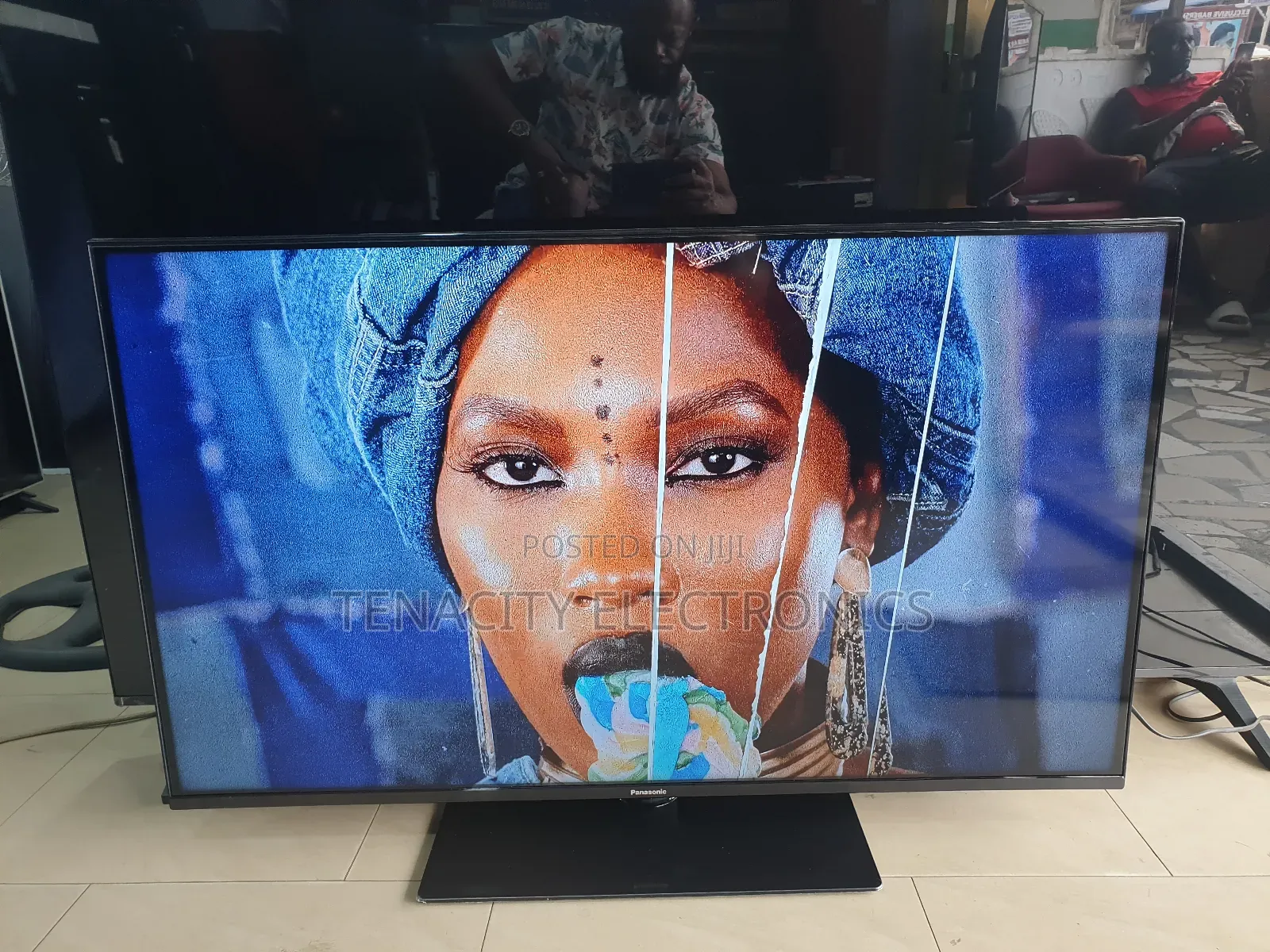 Android 43"Panasonic Uhd HDR Smart Satellite Tv