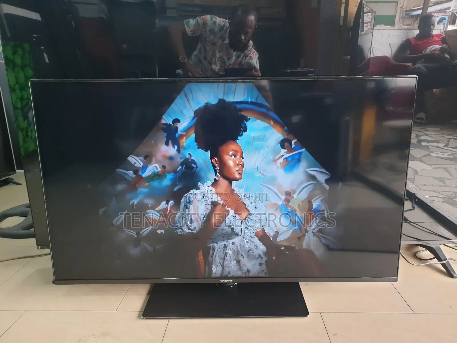 Android 43"Panasonic Uhd HDR Smart Satellite Tv