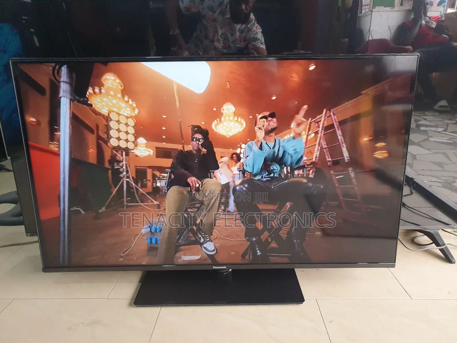 Android 43"Panasonic Uhd HDR Smart Satellite Tv
