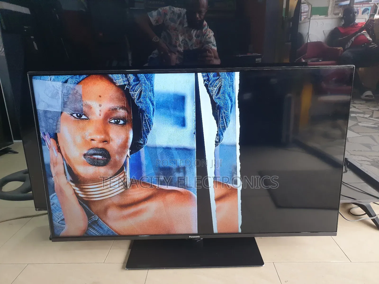 Android 43"Panasonic Uhd HDR Smart Satellite Tv