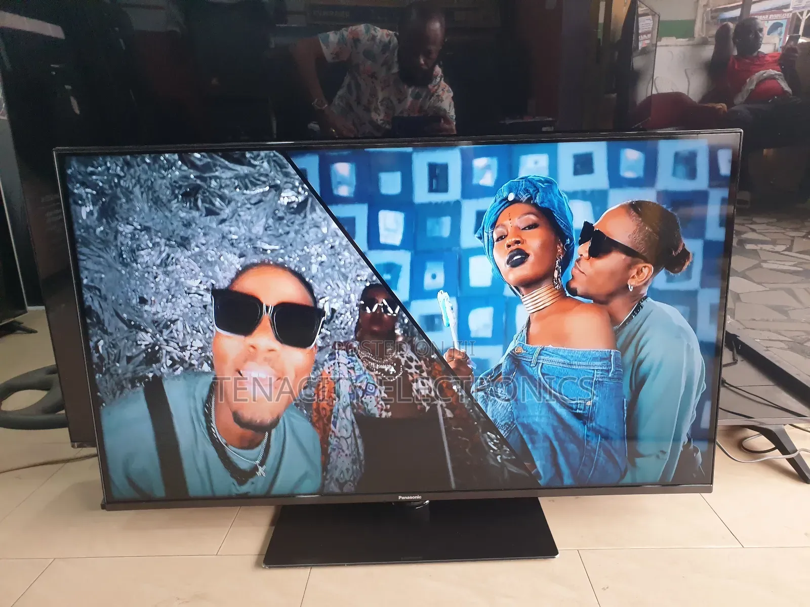 Android 43"Panasonic Uhd HDR Smart Satellite Tv